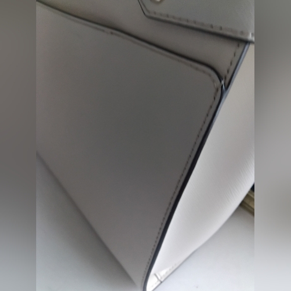 Kate Spade White Handbag - Picture 9 of 11